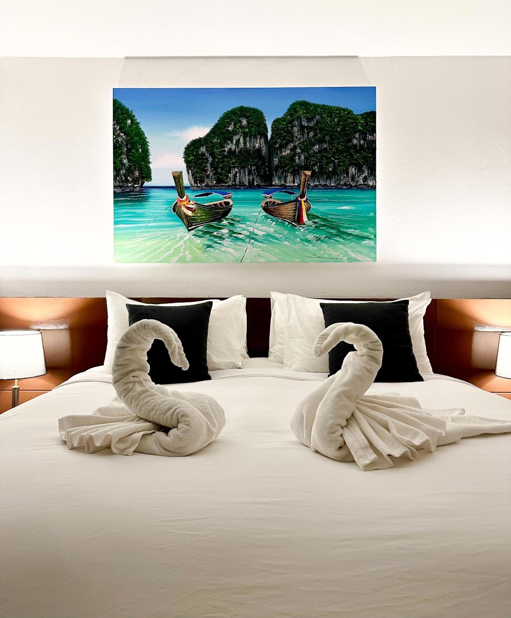 Sea Hills Resort Patong Esterno foto
