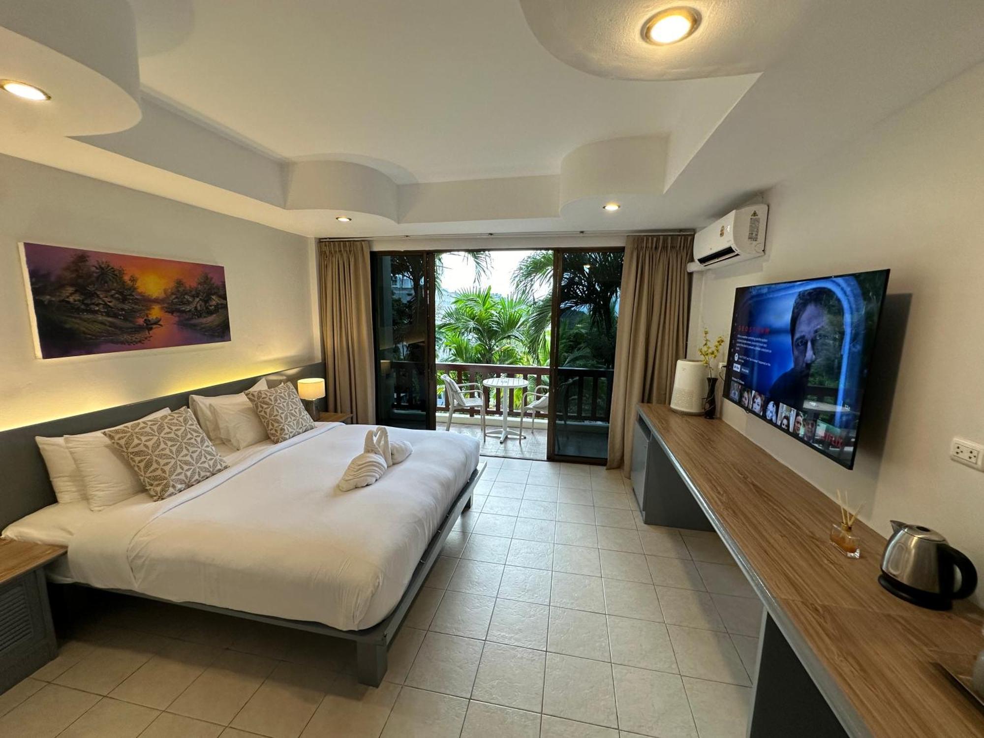 Sea Hills Resort Patong Esterno foto